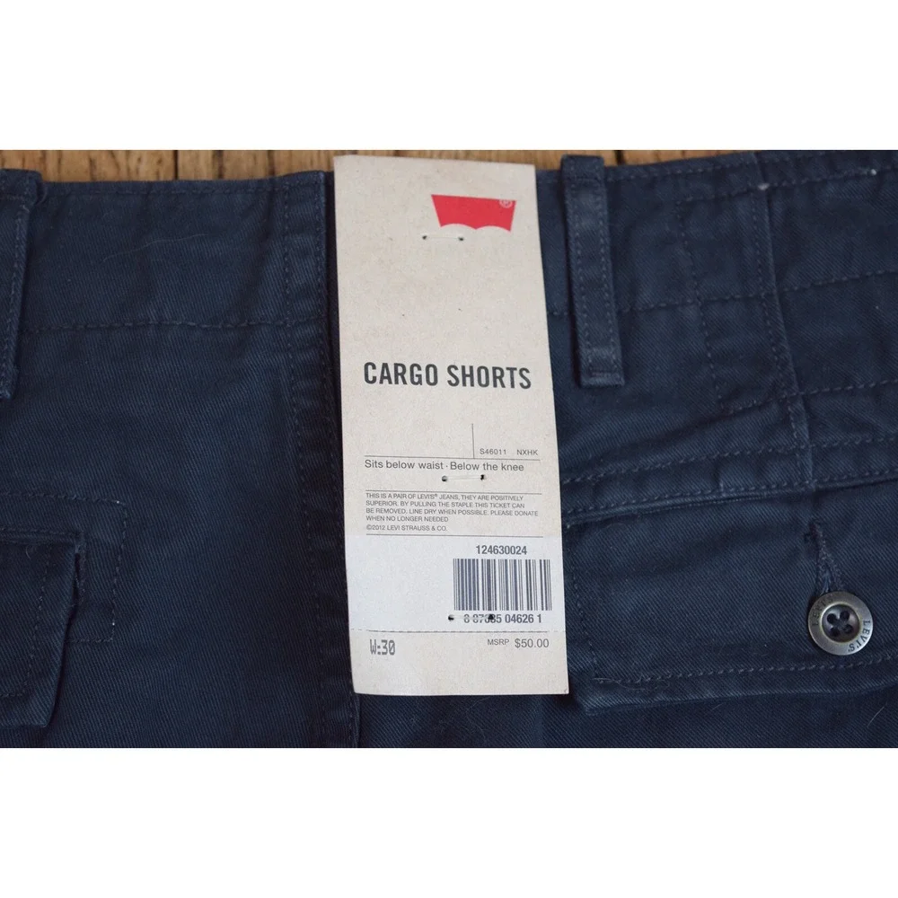 NWT Levi's Black Cargo Pocket Shorts Men's Size‎ 30